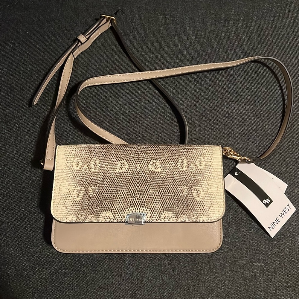 Small beige purse with snakeskin print